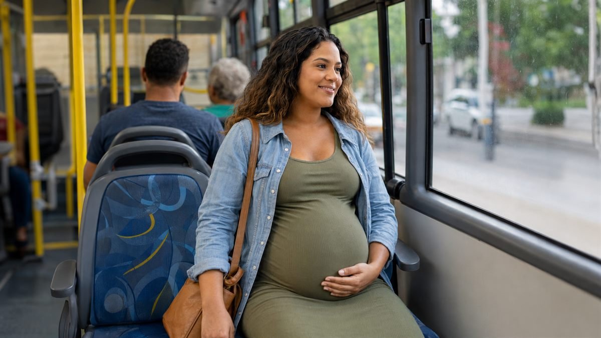 Gestante no assento preferencial do transporte público